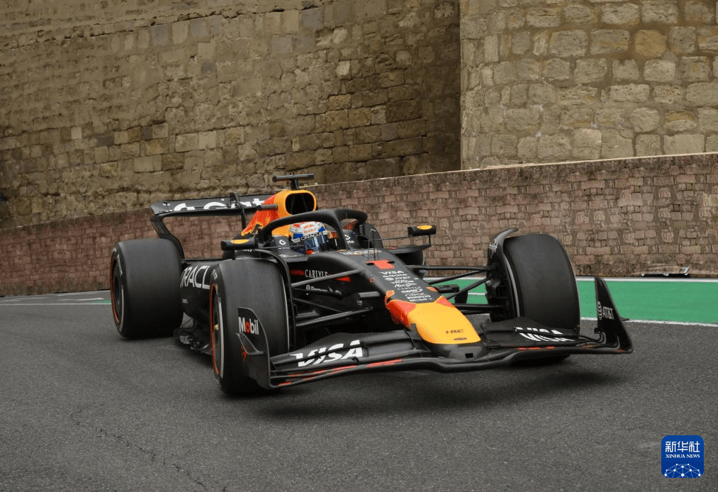 爱游戏下载-红牛车队力克梅赛德斯,维斯塔潘带队取胜